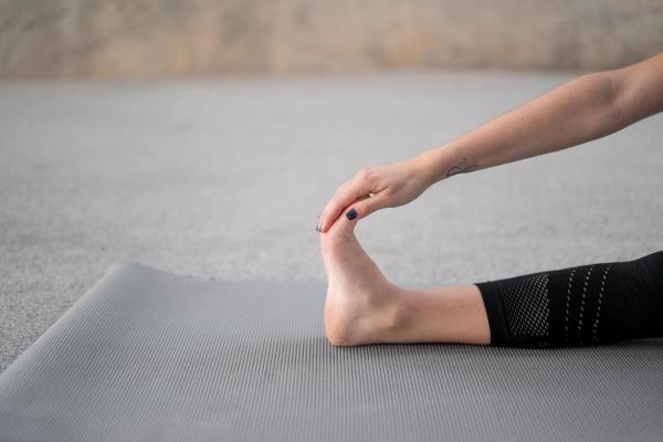Exercícios para fascite plantar - Extensão dos dedos do pé
