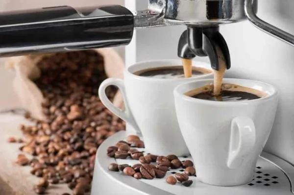 Alimentos proibidos para fissuras anais - Bebidas com cafeína ou carbonatadas