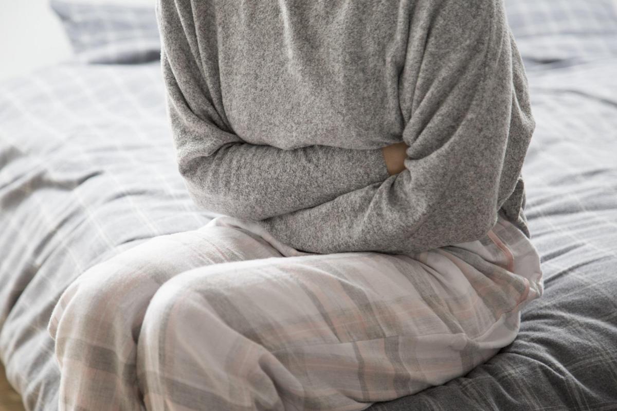 Dor no ânus e no abdome inferior: causas e tratamento
