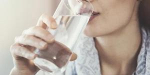 Arroto após beber água: causas e tratamento