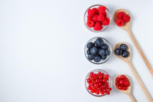 O que não comer quando as plaquetas estão baixas? - 3. Mirtilos e frutas vermelhas